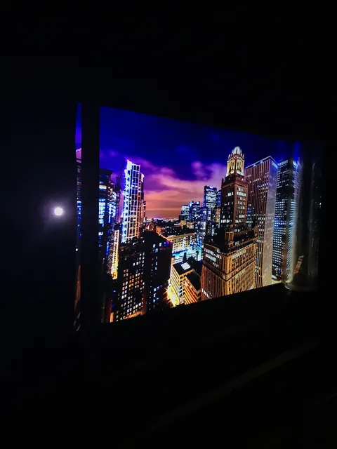 Night, same film: a city.